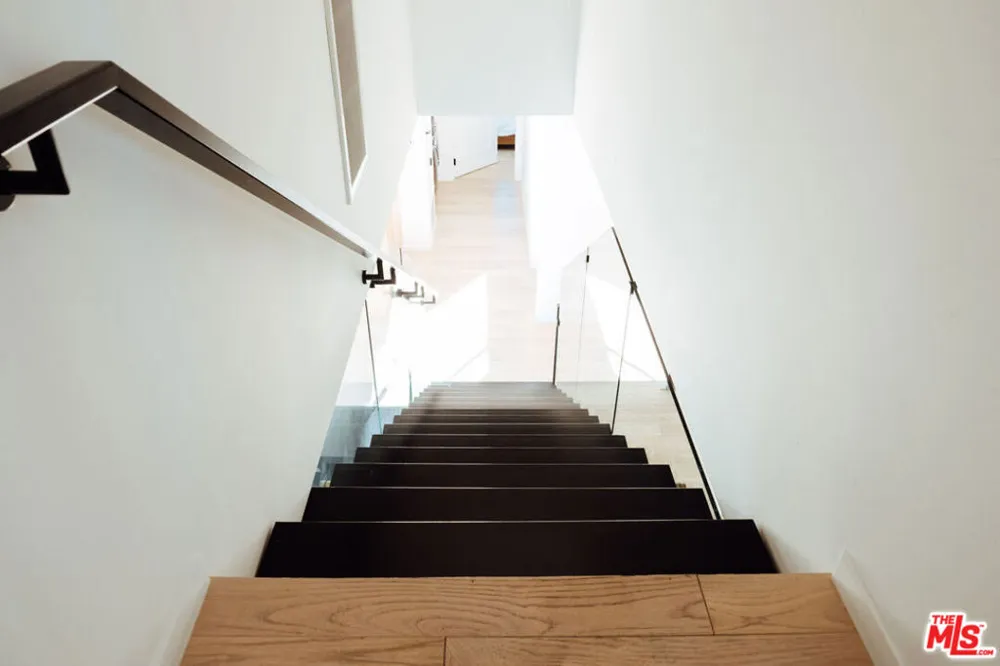 115 Park Place Venice, CA 90291