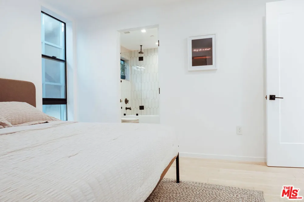 115 Park Place Venice, CA 90291