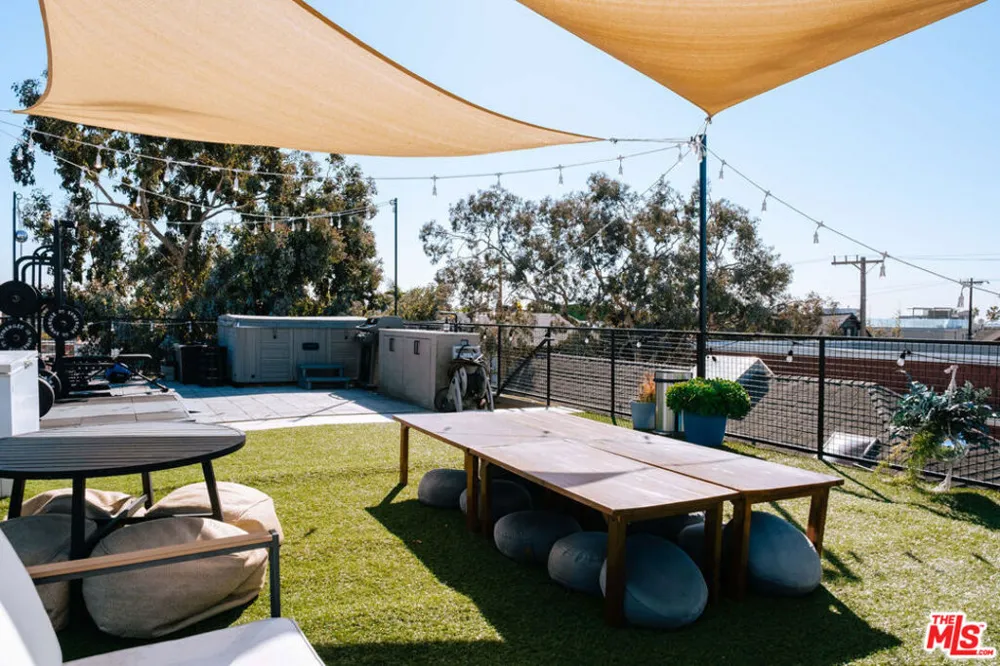 115 Park Place Venice, CA 90291
