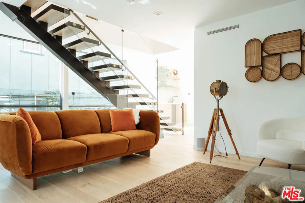 115 Park Place Venice, CA 90291