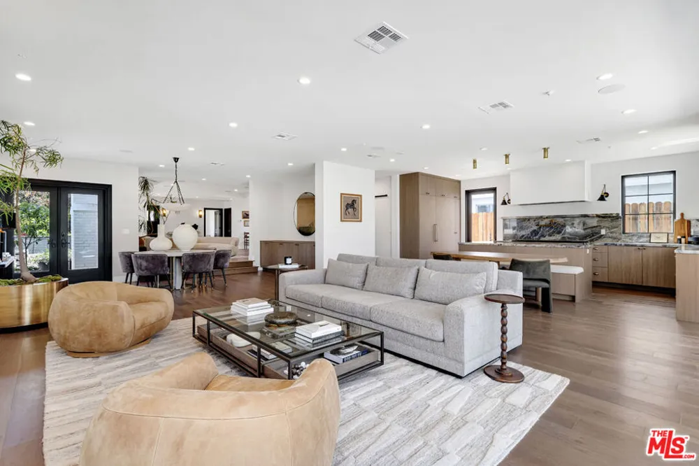 8671 Clifton Way Beverly Hills, CA 90211