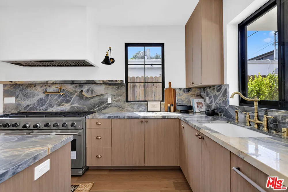 8671 Clifton Way Beverly Hills, CA 90211