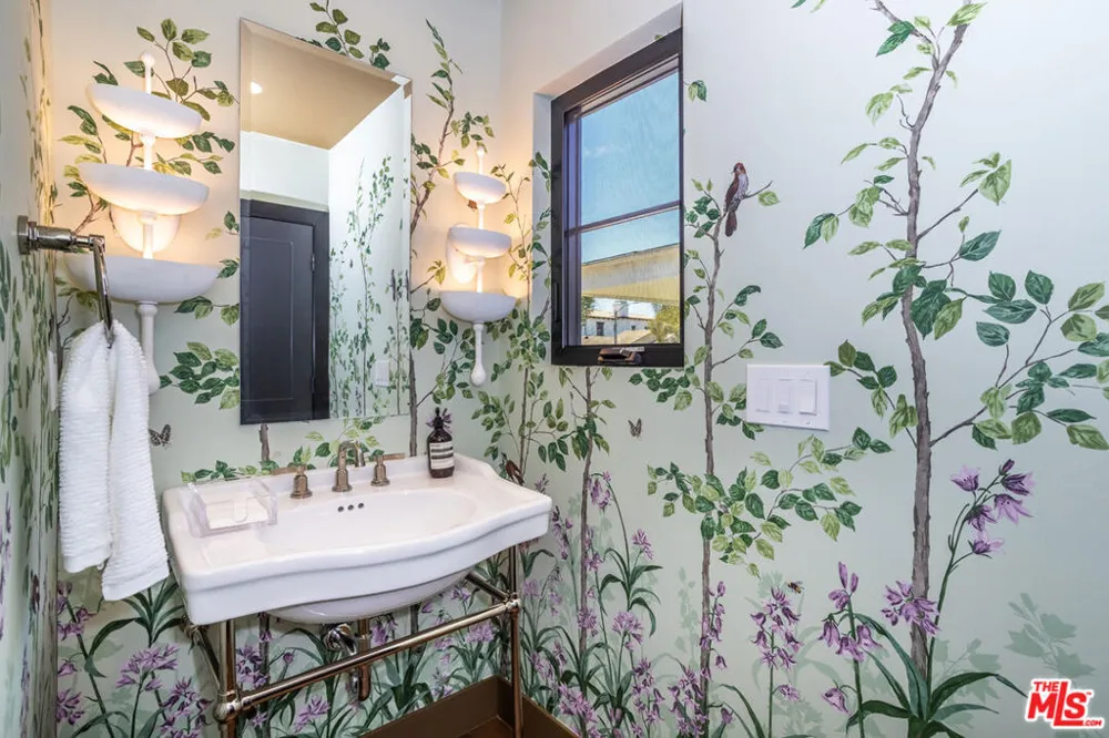 8671 Clifton Way Beverly Hills, CA 90211