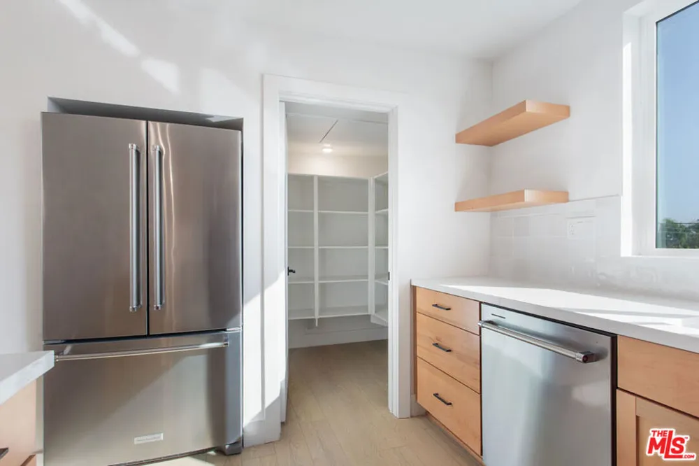 11222 W Lyon Lane #10 North Hollywood, CA 91606