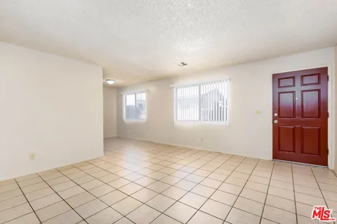 550 E Avenue H14