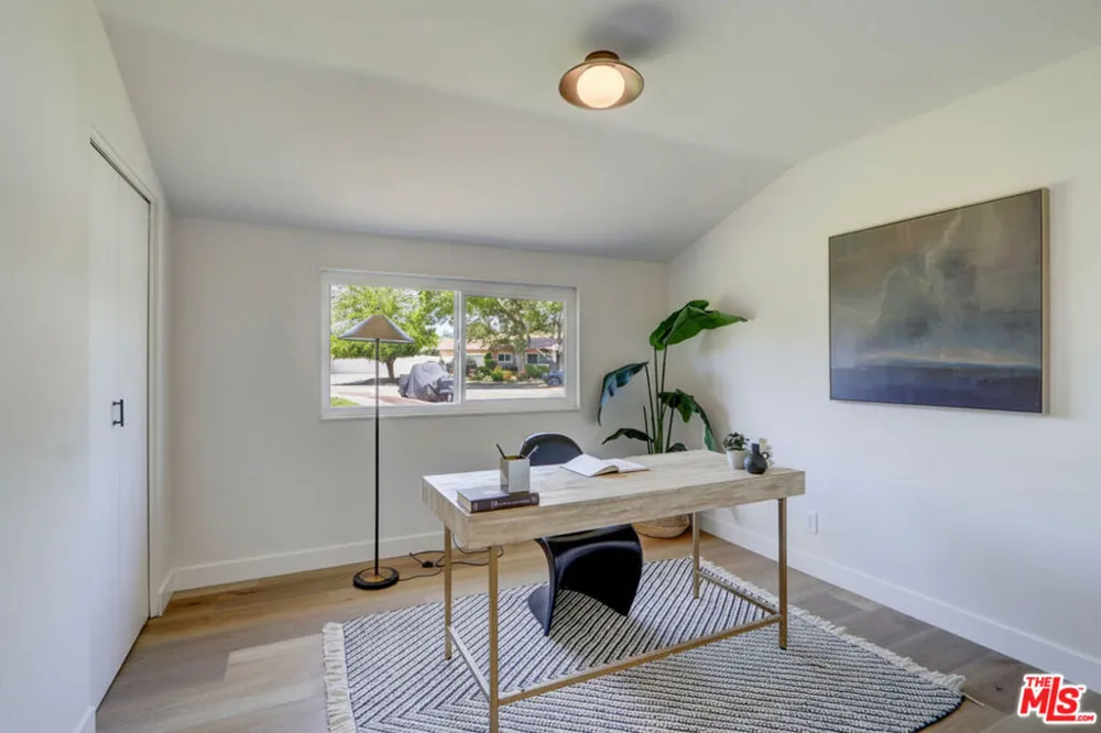 476 Jeanne Court Newbury Park, CA 91320