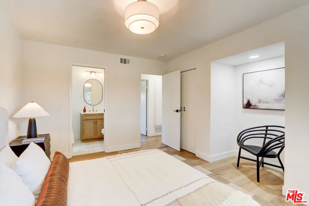 476 Jeanne Court Newbury Park, CA 91320