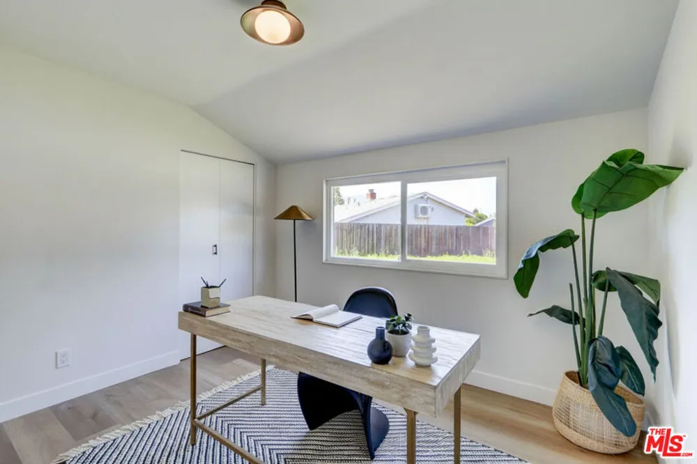 476 Jeanne Court Newbury Park, CA 91320