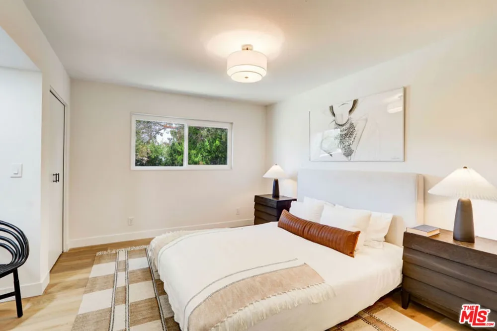 476 Jeanne Court Newbury Park, CA 91320