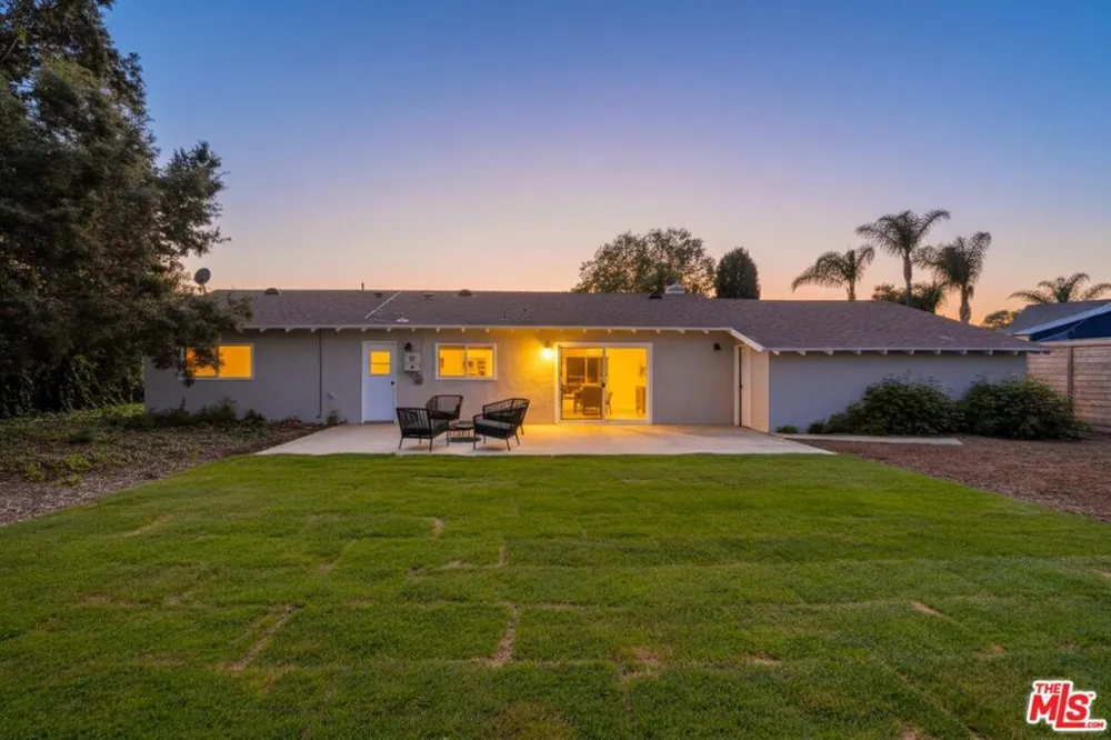 476 Jeanne Court Newbury Park, CA 91320