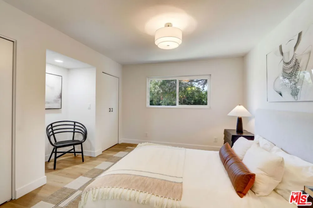 476 Jeanne Court Newbury Park, CA 91320