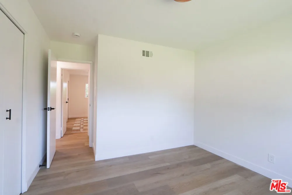476 Jeanne Court Newbury Park, CA 91320