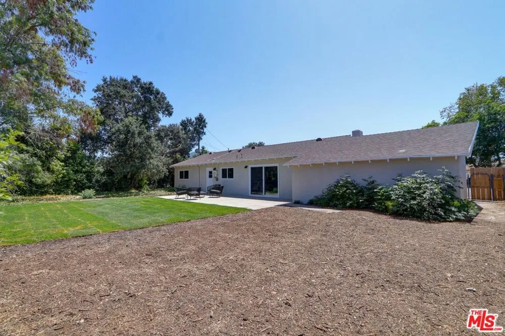 476 Jeanne Court Newbury Park, CA 91320
