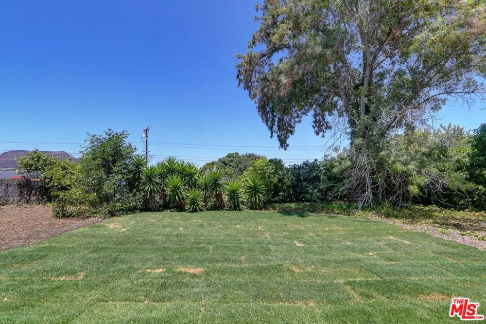 476 Jeanne Court Newbury Park, CA 91320