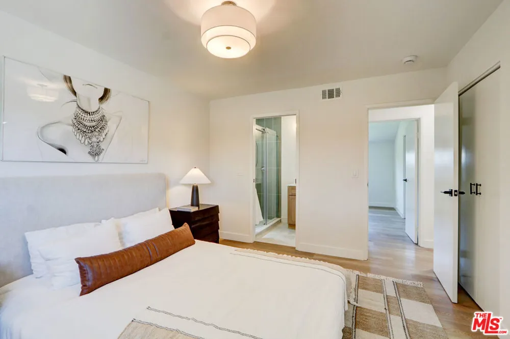 476 Jeanne Court Newbury Park, CA 91320