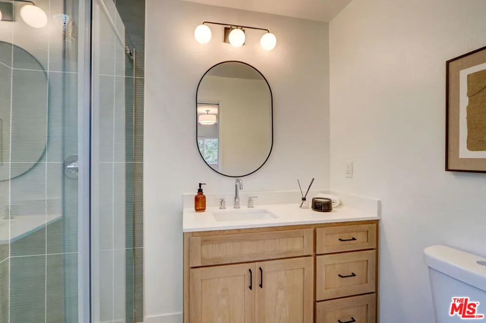 476 Jeanne Court Newbury Park, CA 91320