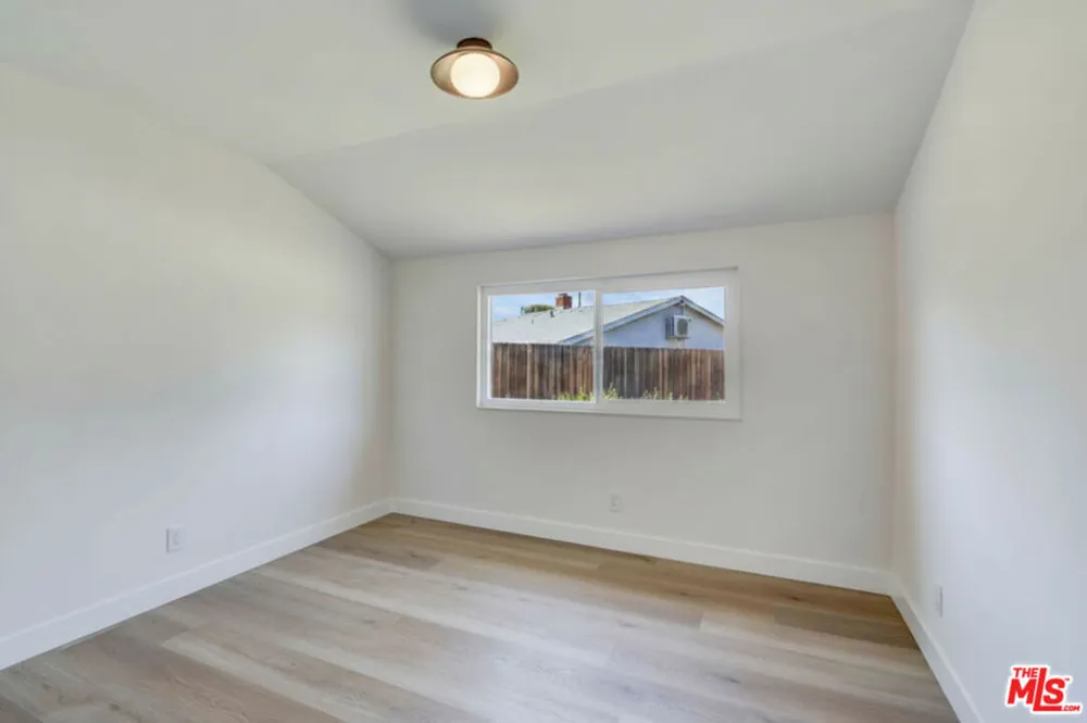 476 Jeanne Court Newbury Park, CA 91320