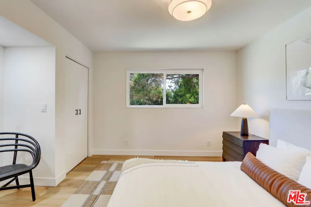 476 Jeanne Court Newbury Park, CA 91320