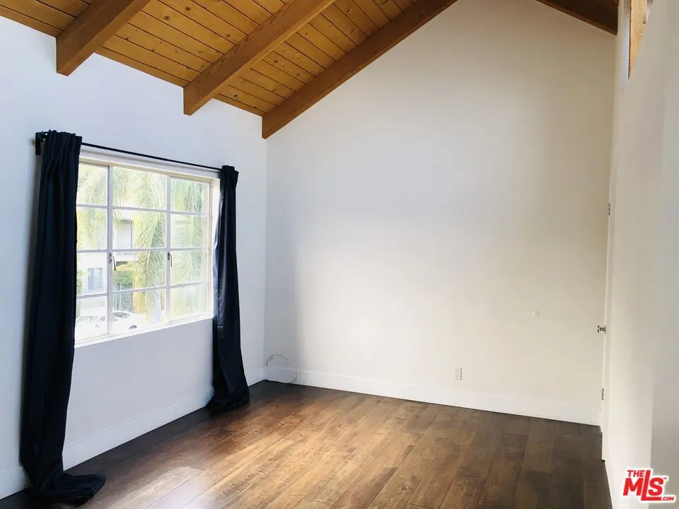 6207 BANNER AVENUE #1 Los Angeles, CA 90038