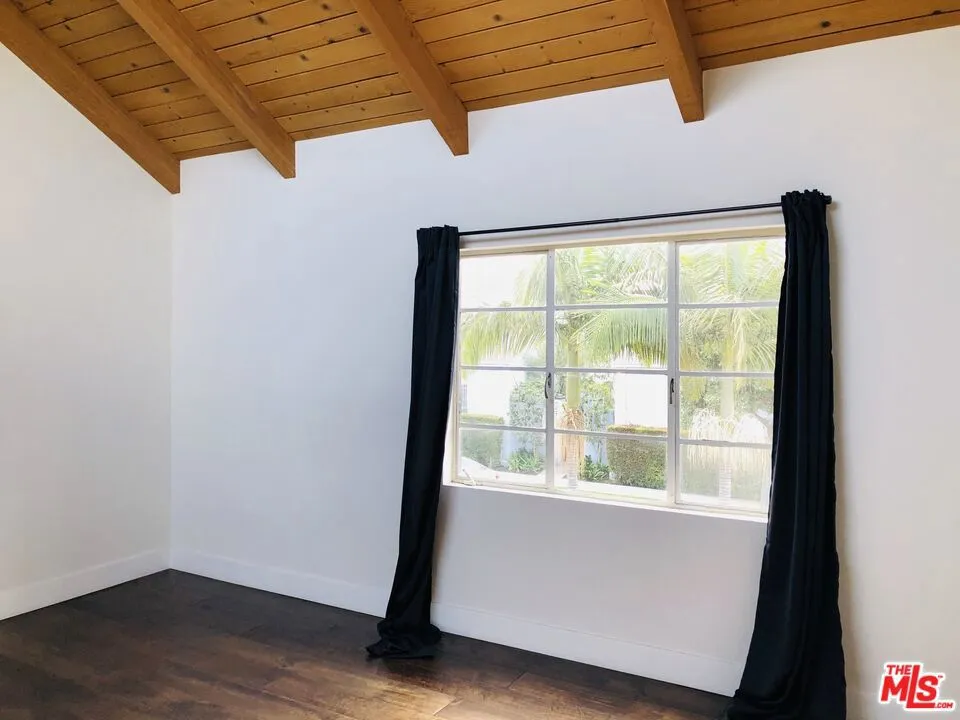 6207 BANNER AVENUE #1 Los Angeles, CA 90038