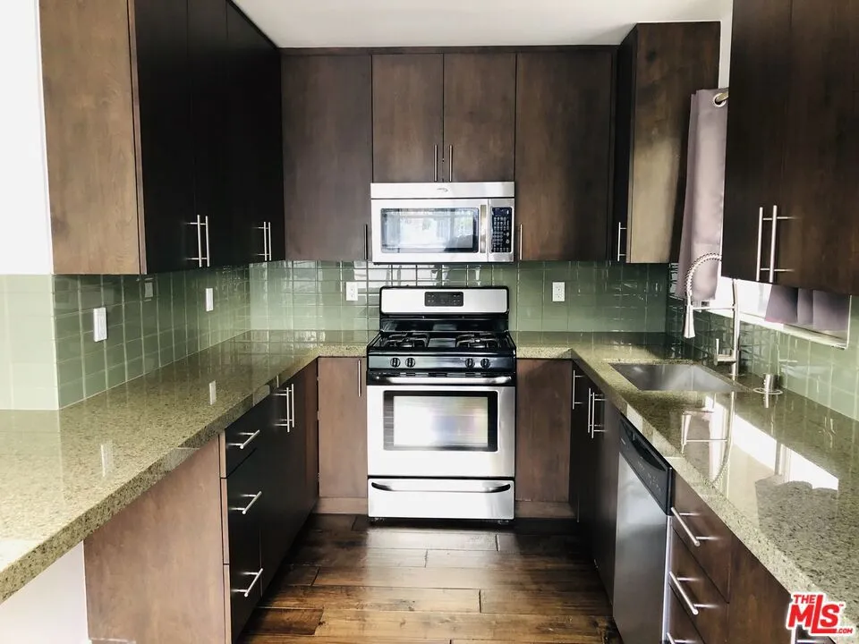 6207 BANNER AVENUE #1 Los Angeles, CA 90038
