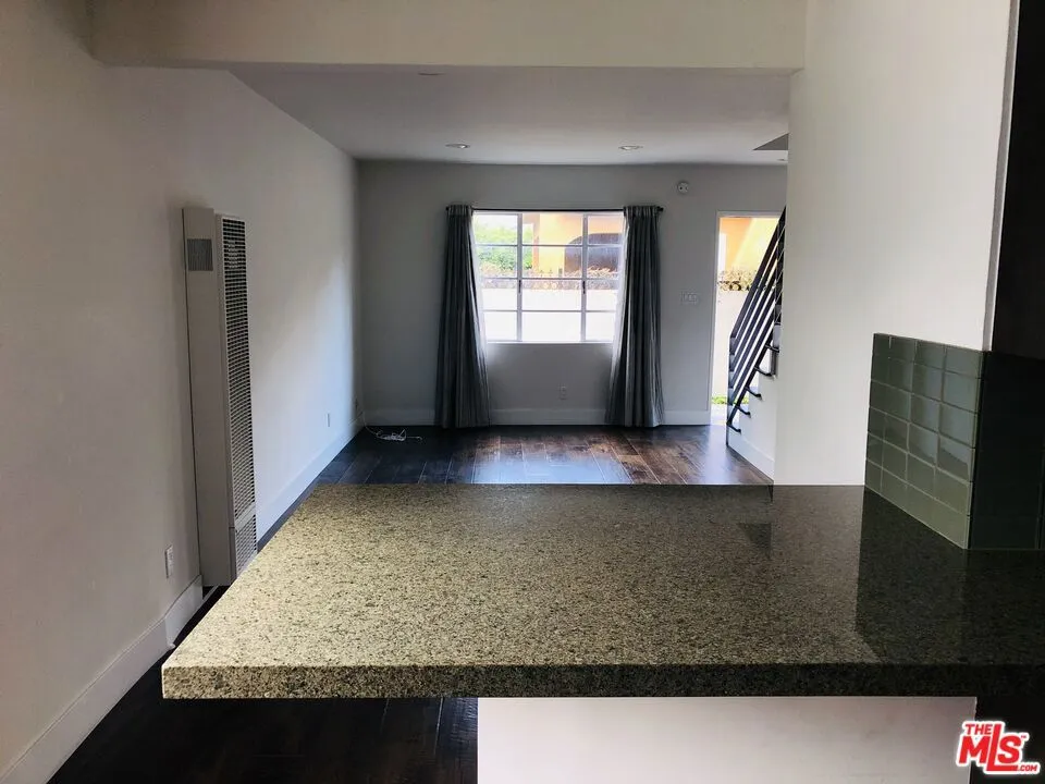 6207 BANNER AVENUE #1 Los Angeles, CA 90038