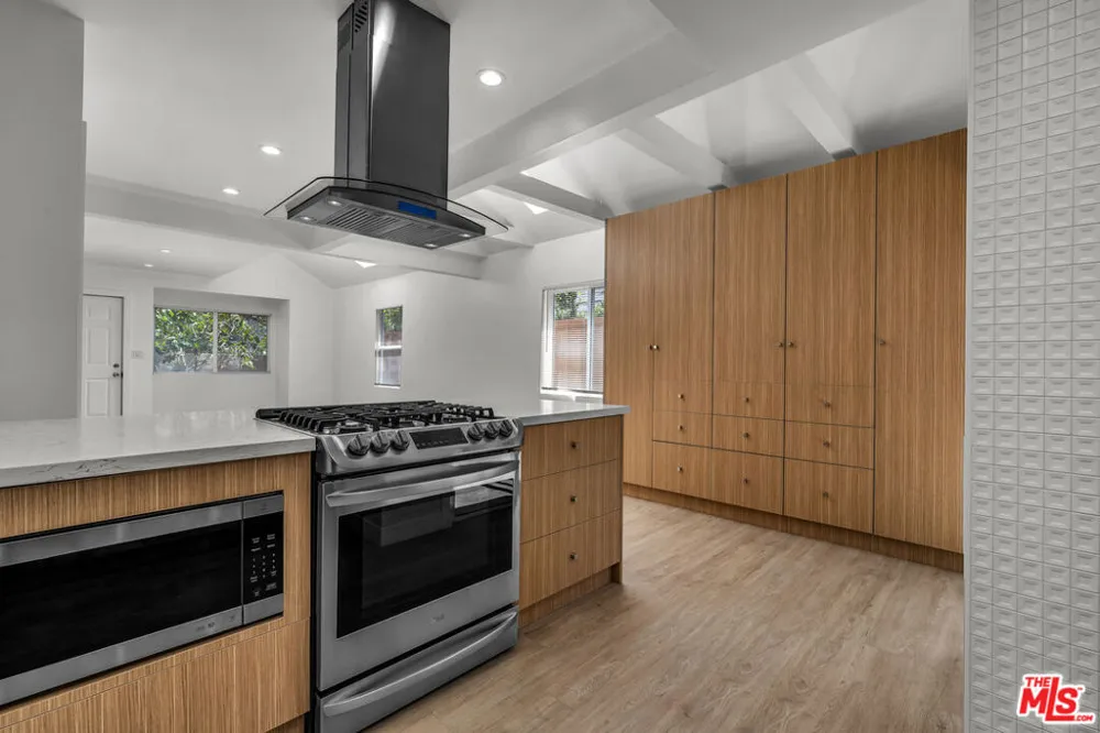 825 San Miguel Avenue Venice, CA 90291