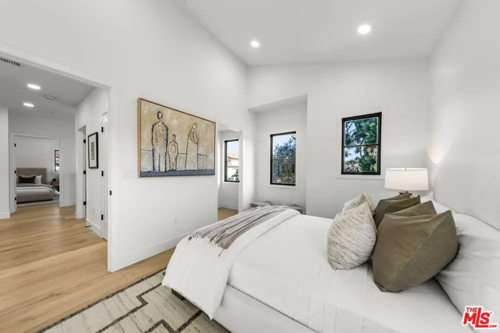 5969 W 75th Street Los Angeles, CA 90045