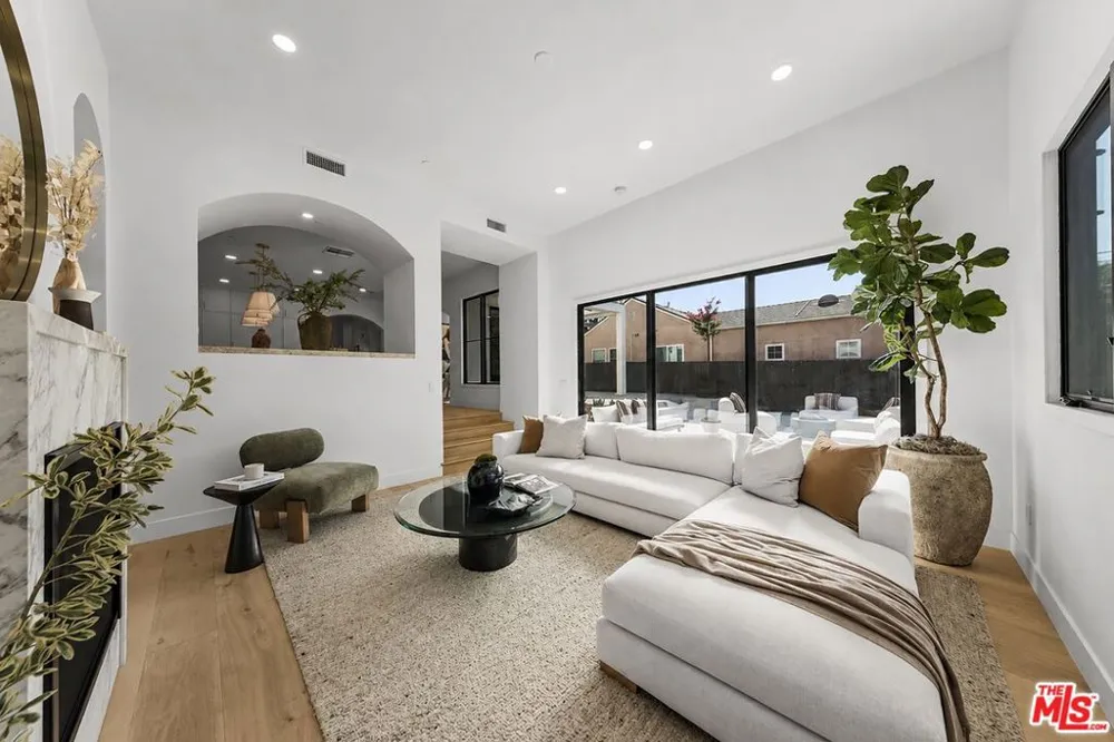 5969 W 75th Street Los Angeles, CA 90045