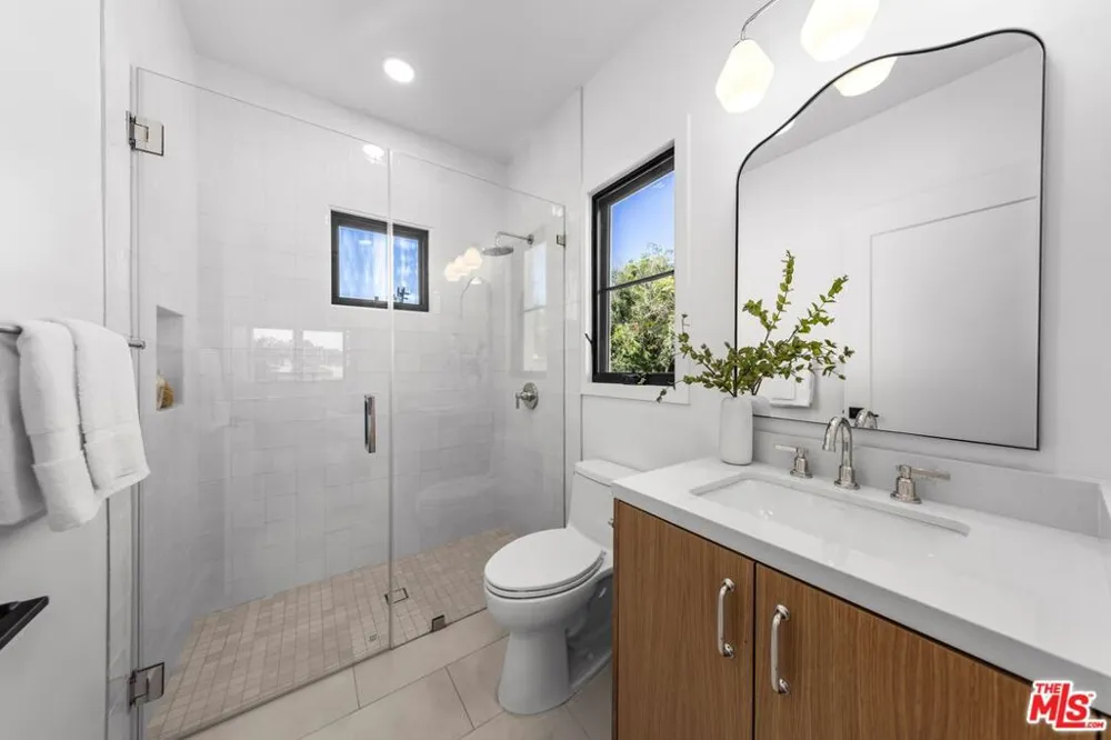 5969 W 75th Street Los Angeles, CA 90045
