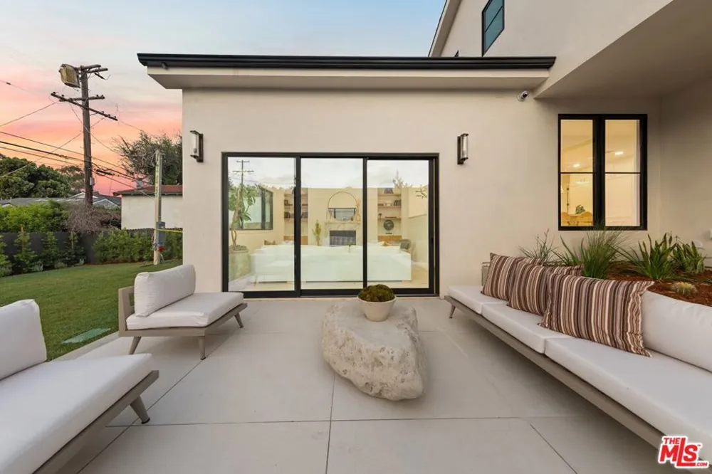 5969 W 75th Street Los Angeles, CA 90045