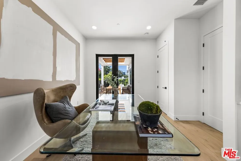 5969 W 75th Street Los Angeles, CA 90045