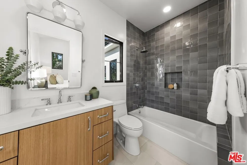 5969 W 75th Street Los Angeles, CA 90045