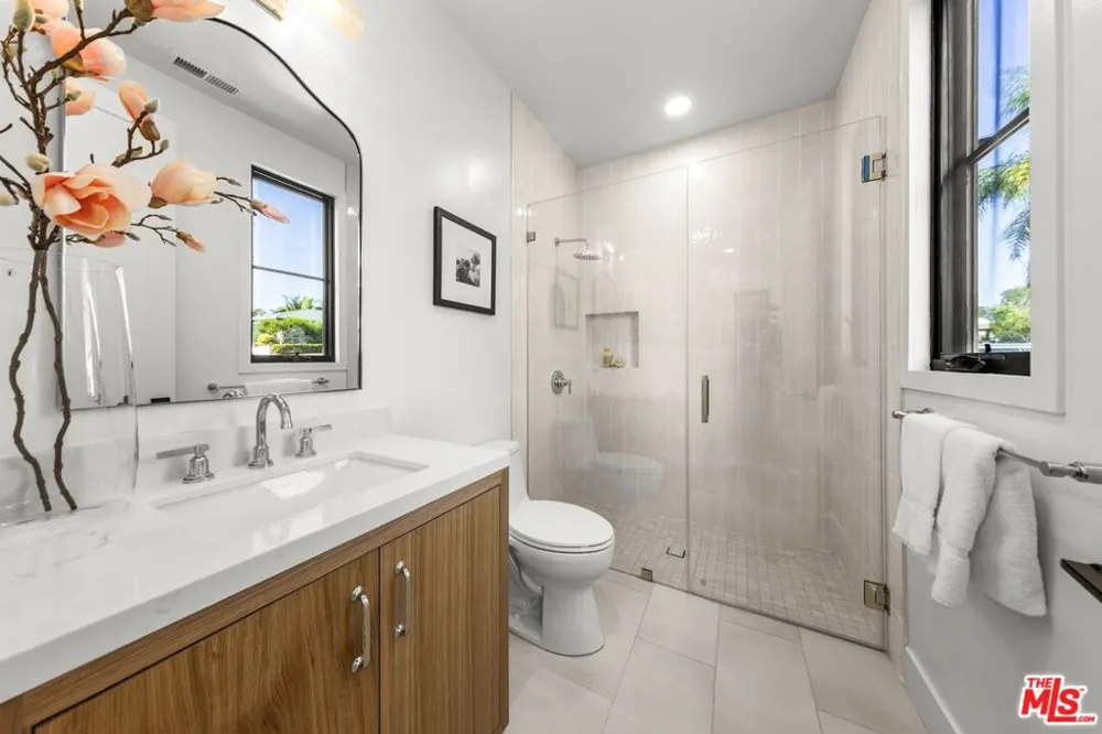 5969 W 75th Street Los Angeles, CA 90045
