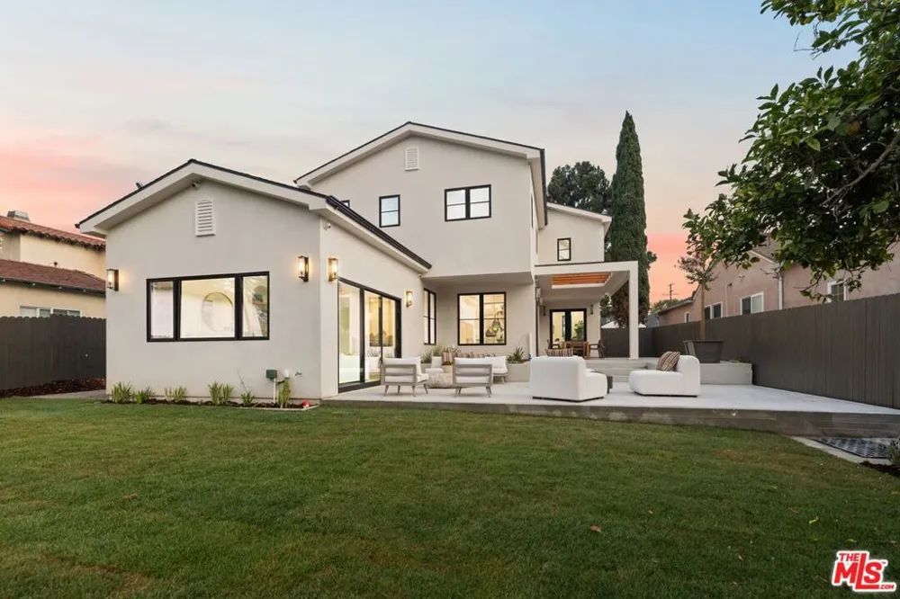 5969 W 75th Street Los Angeles, CA 90045