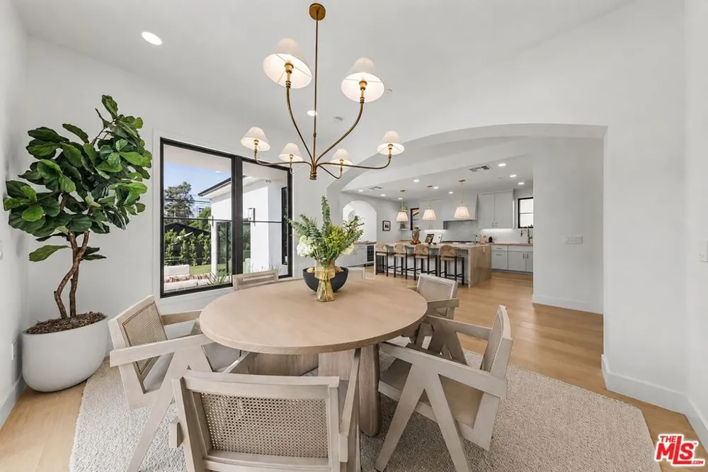 5969 W 75th Street Los Angeles, CA 90045