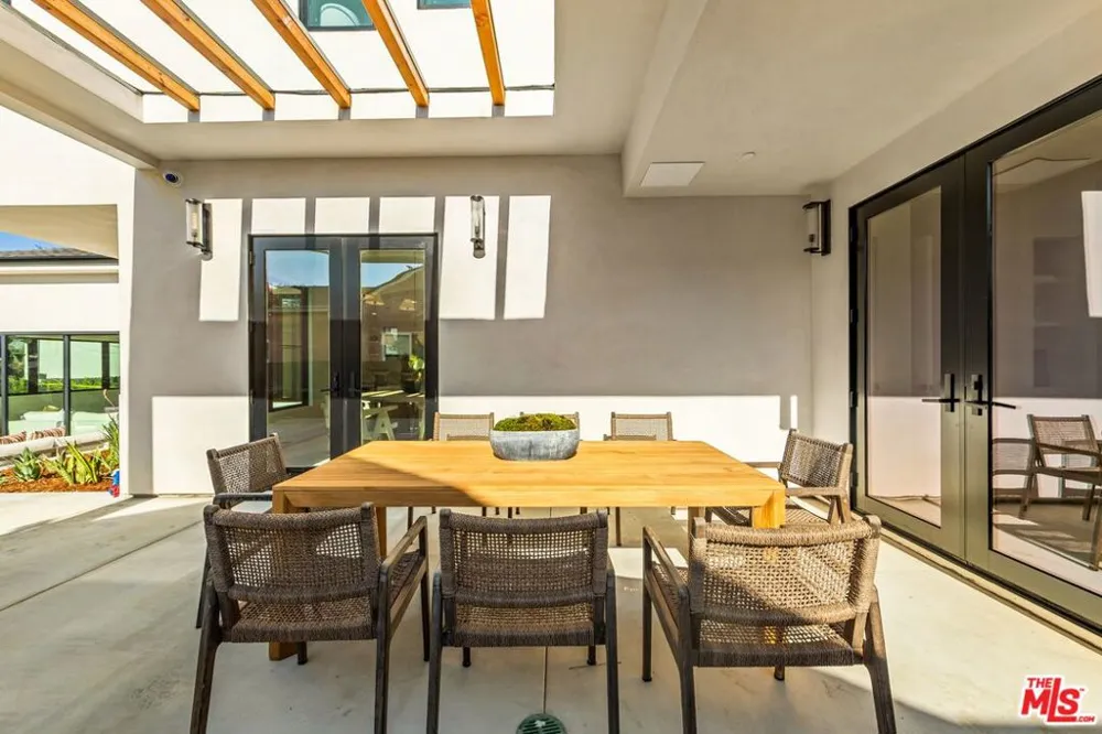 5969 W 75th Street Los Angeles, CA 90045