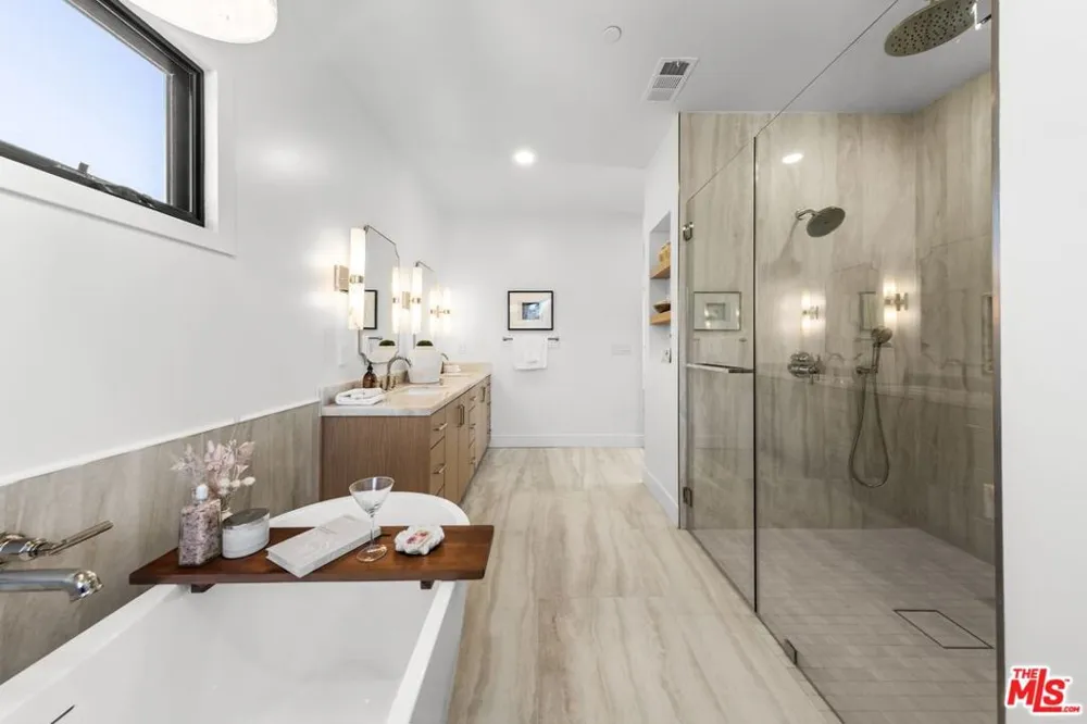 5969 W 75th Street Los Angeles, CA 90045