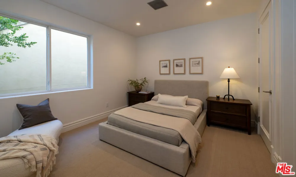 16658 Calle Brittany Pacific Palisades, CA 90272