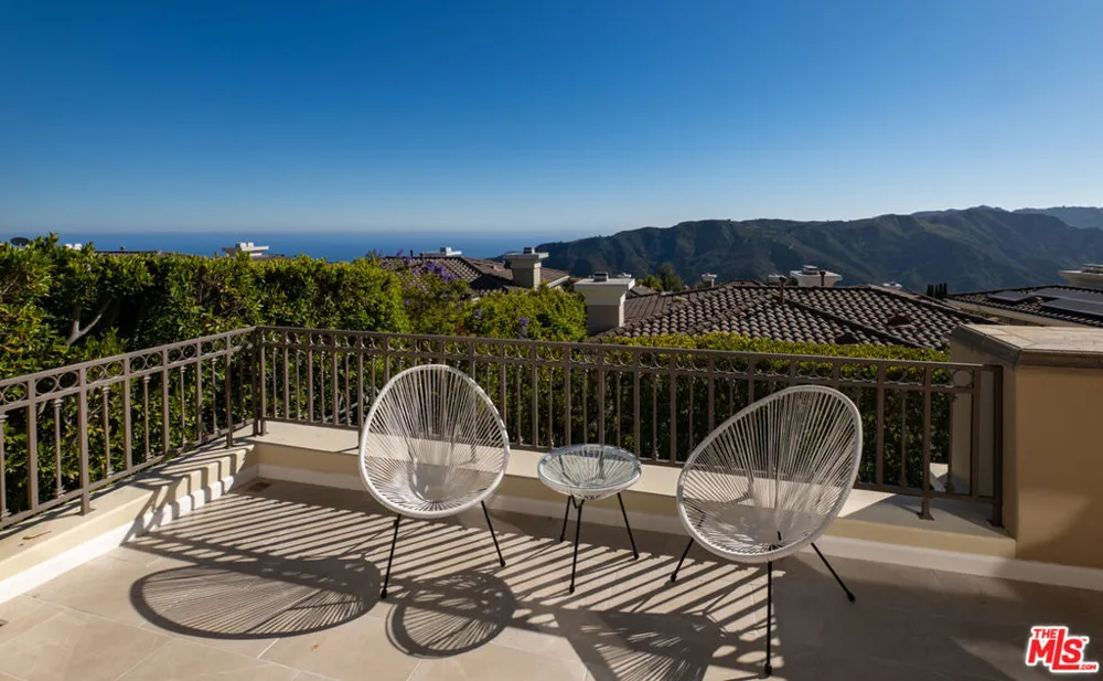 16658 Calle Brittany Pacific Palisades, CA 90272