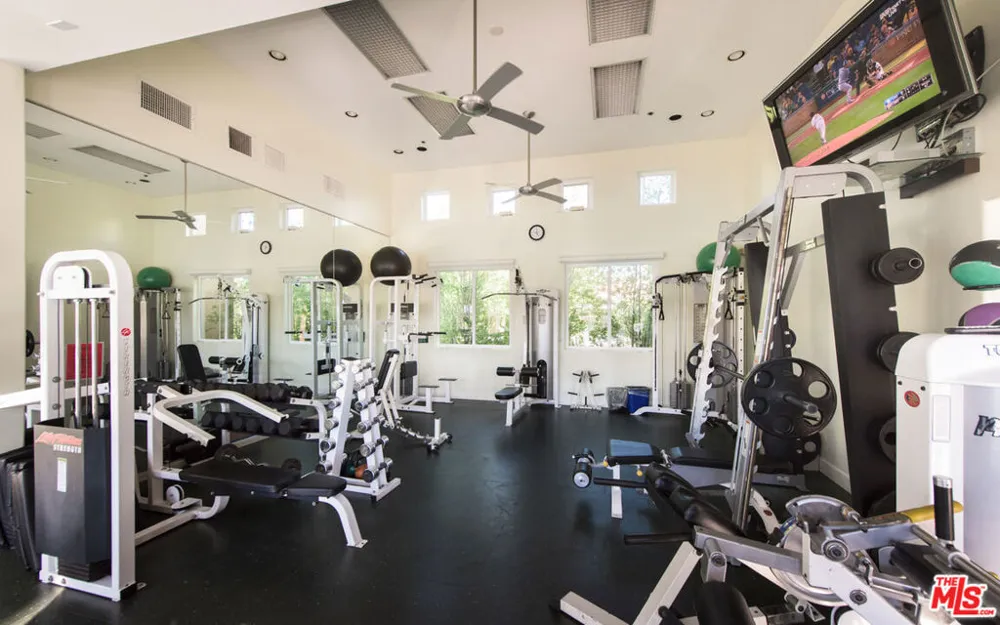 16658 Calle Brittany Pacific Palisades, CA 90272