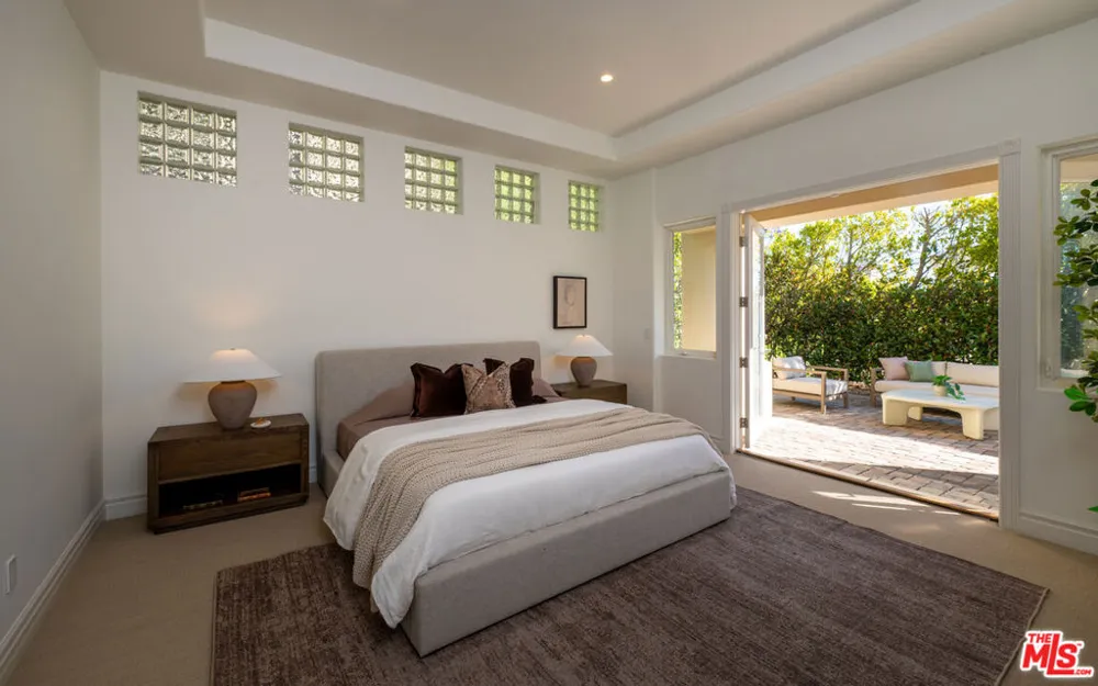 16658 Calle Brittany Pacific Palisades, CA 90272