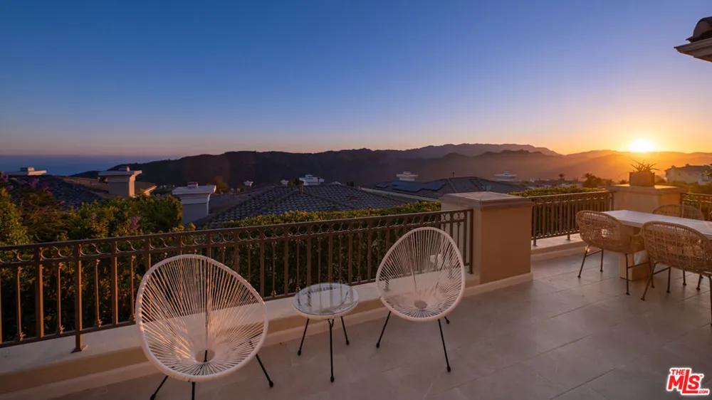 16658 Calle Brittany Pacific Palisades, CA 90272