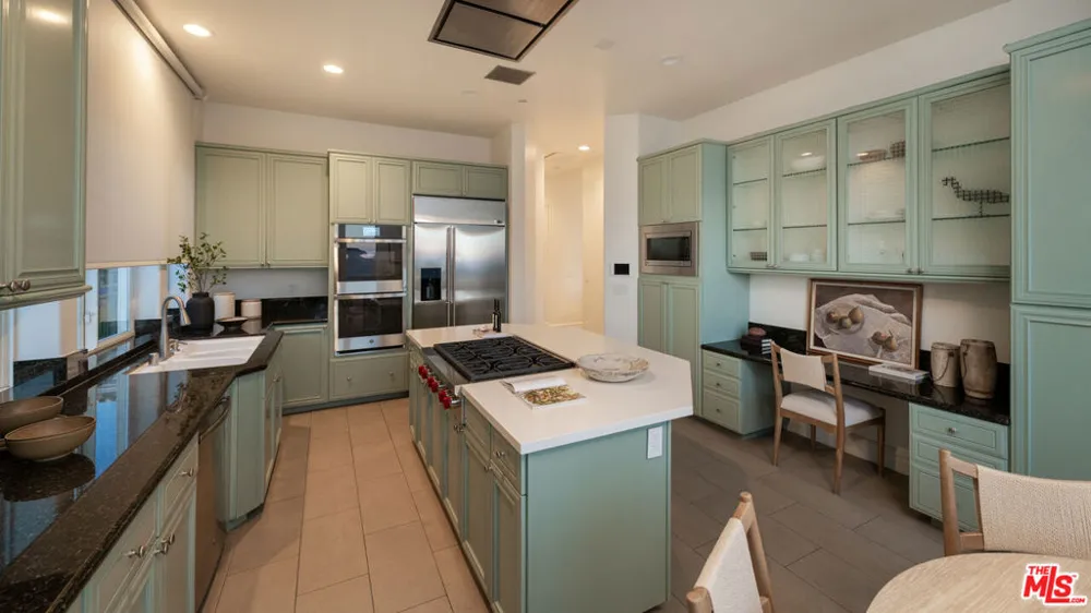 16658 Calle Brittany Pacific Palisades, CA 90272