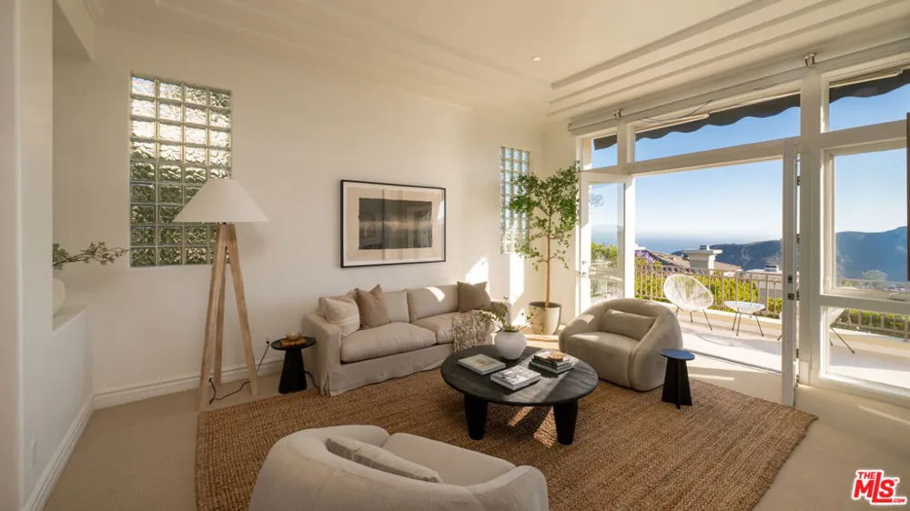 16658 Calle Brittany Pacific Palisades, CA 90272