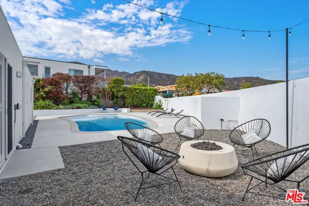 3831 Surfwood Road Malibu, CA 90265