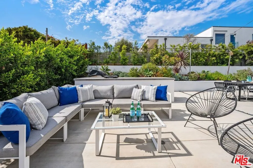 3831 Surfwood Road Malibu, CA 90265