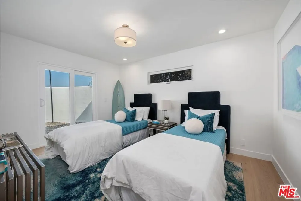 3831 Surfwood Road Malibu, CA 90265