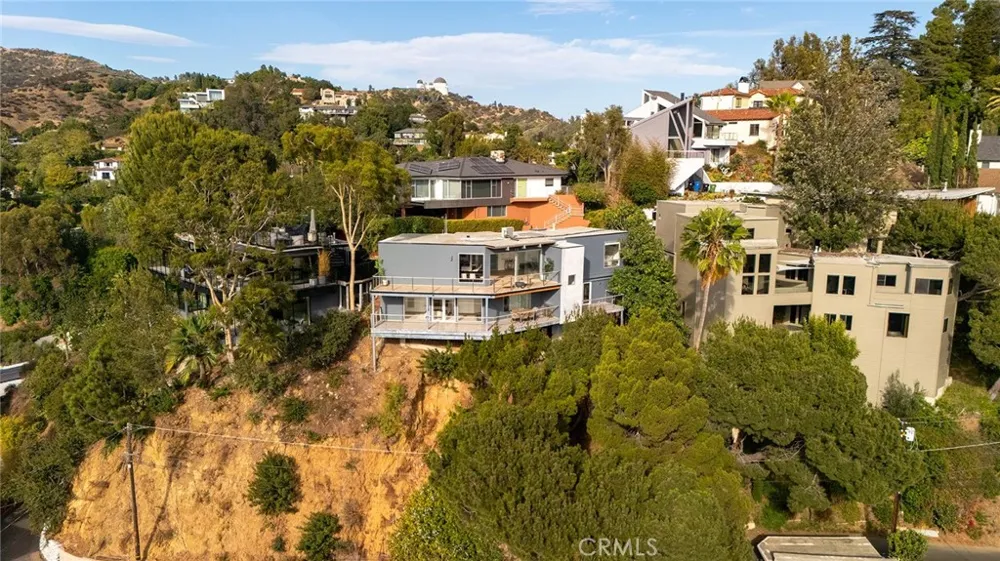 5675 Spreading Oak Dr Los Angeles, CA 90068