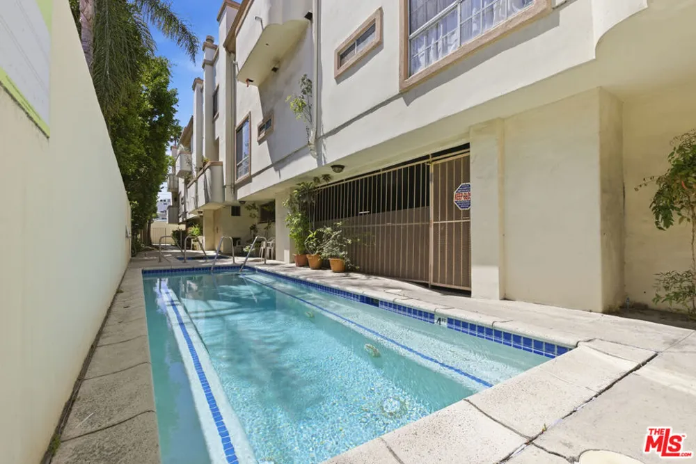 11110 Camarillo Street #122 North Hollywood, CA 91602